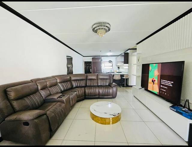 2 BEDROOM PROPERTY TO RENT IN BROADACRES